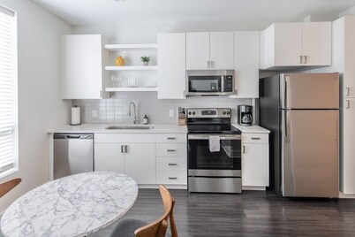Cozysuites l Gorgeous 1BR in Downtown Cincinnati