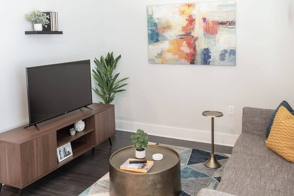 Cozysuites l Gorgeous 1BR in Downtown Cincinnati