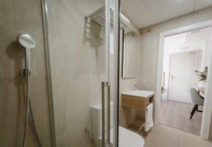 Bathroom - Petit Palace Vargas (Seville)