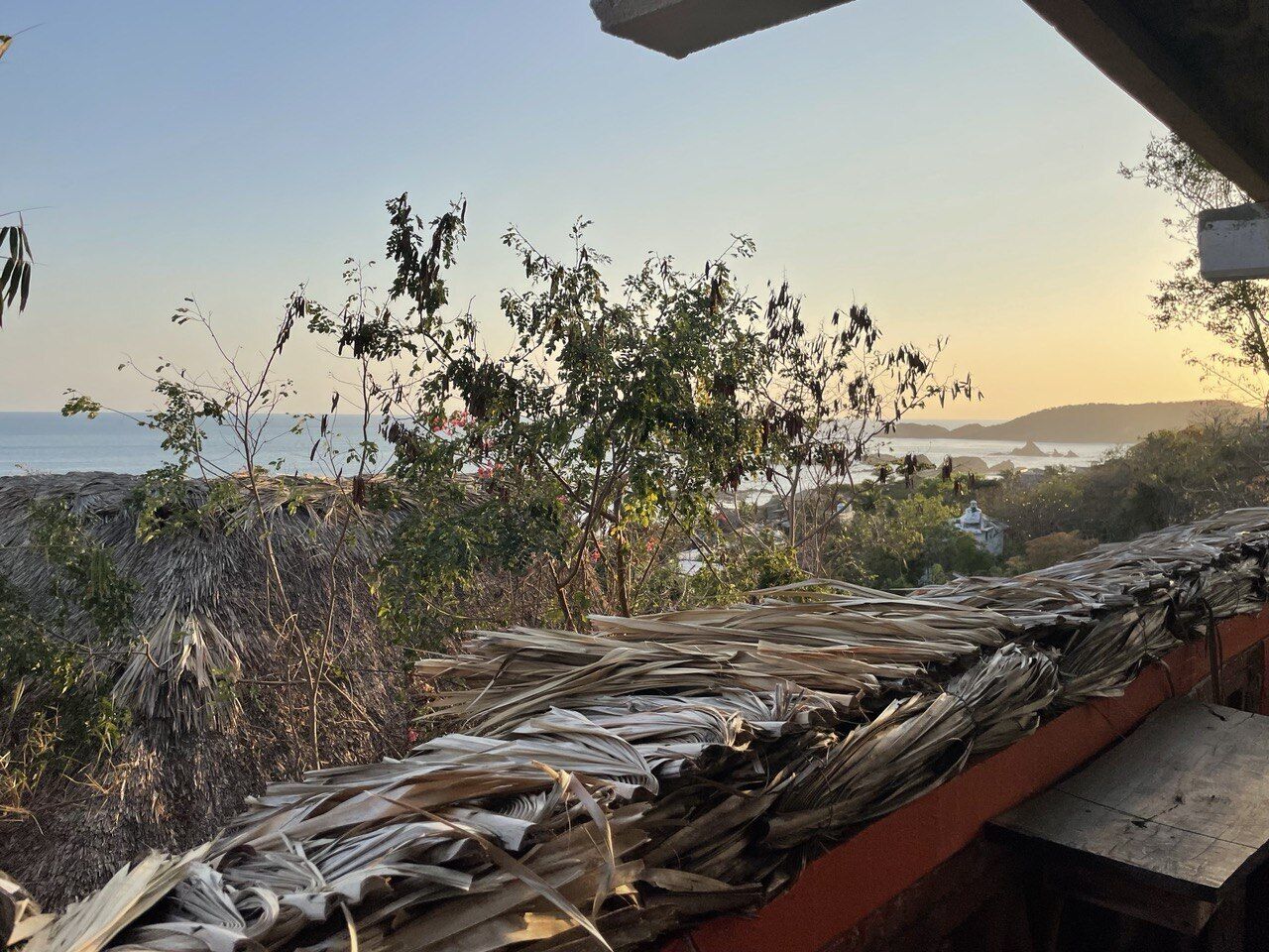 Cozy apartment w king size bed, starlink, safe, pizza oven and an amazing view!