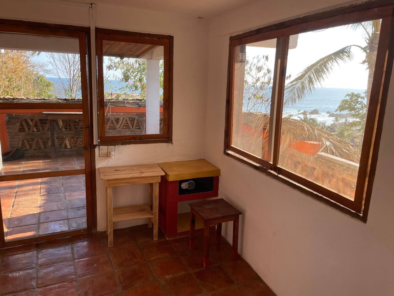 Cozy apartment w king size bed, starlink, safe, pizza oven and an amazing view!