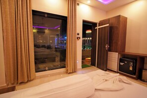 Soundproofing, free WiFi - Moon Star Beach Resort (Kanthi)