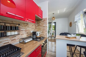 Microwave, coffee/tea maker, toaster - Studio Apartment Marly (Pula)