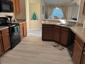 Fridge, microwave, oven, stovetop - Magic Sunset (Kissimmee)