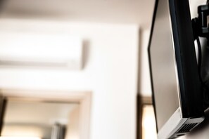 Classic Quadruple Room | Television - La Portaccia s.a.s. (Castiglione della Pescaia)