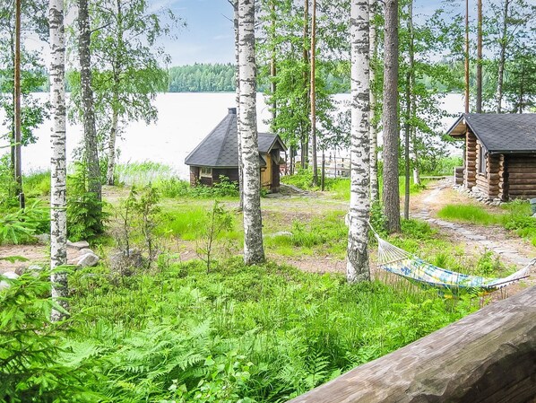 المنطقة المحيطة بالمنشأة