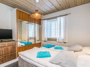 3 soverom, reiseseng for barn og internettilgang