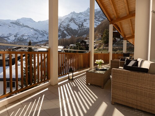 Penthouse Victoria’s Home im Haus Judith by Interhome