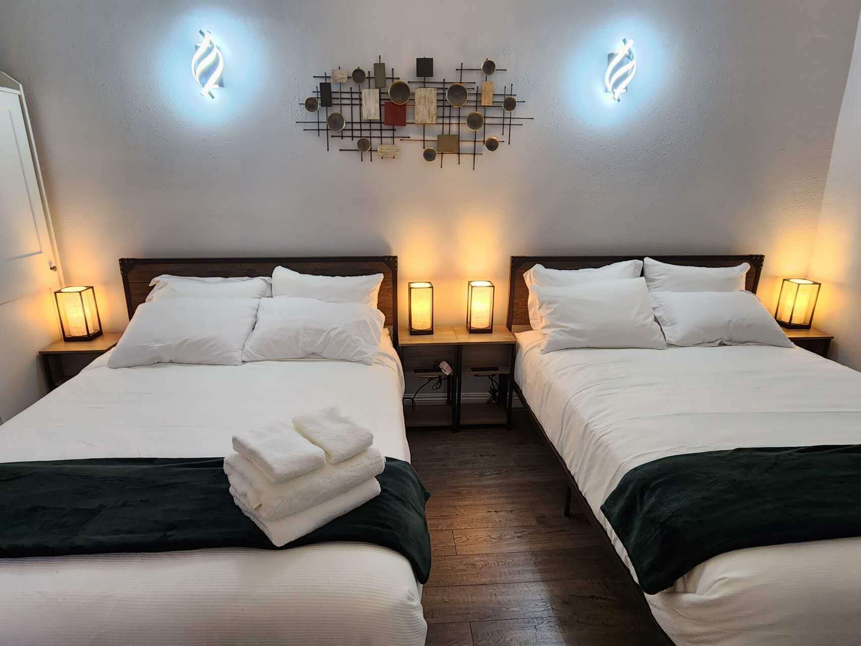 2 bedrooms, desk, iron/ironing board, WiFi