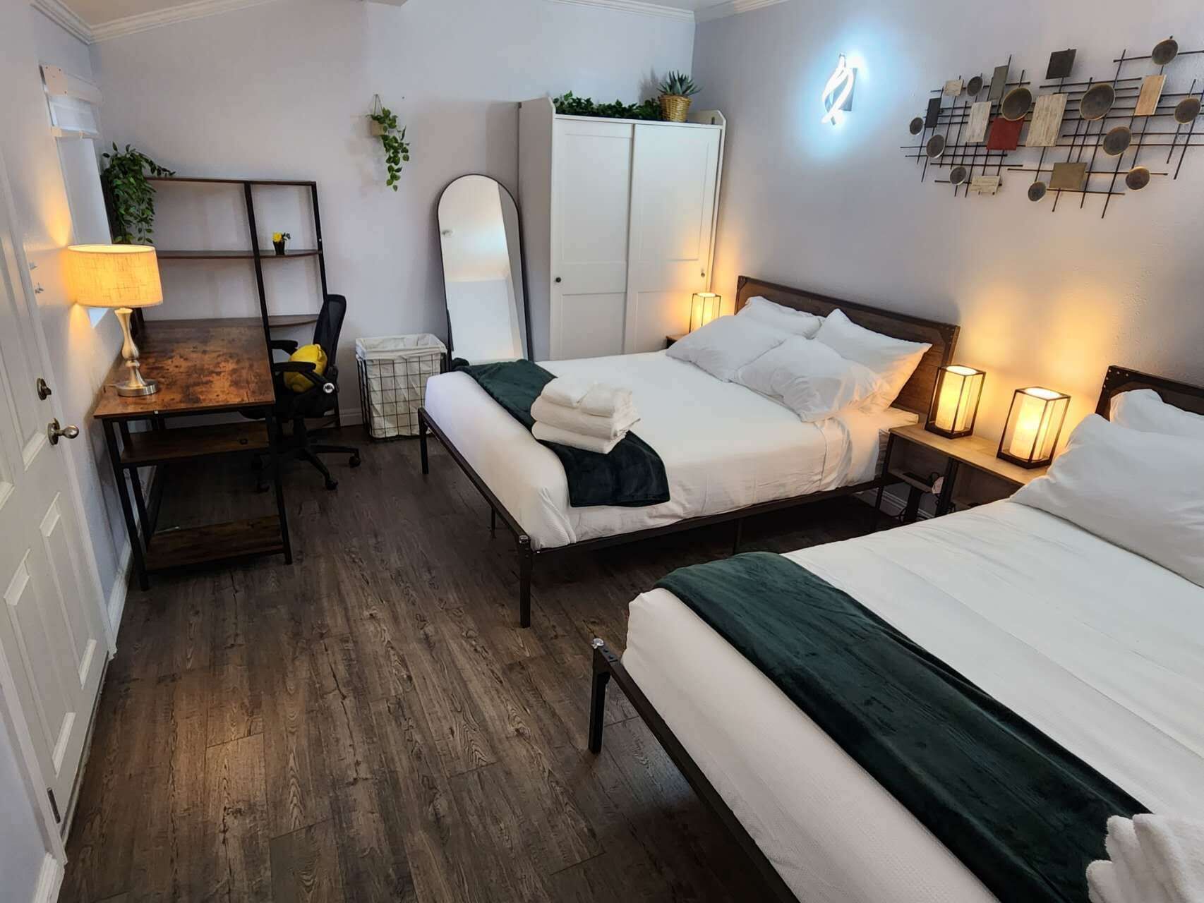 2 Schlafzimmer, Schreibtisch, Bügeleisen/Bügelbrett, WLAN