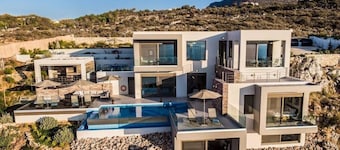 Villa Akri-Blue Spirit near Almyrida 4BD 4B