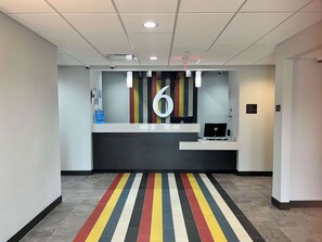 Lobby - Studio 6 - Lake Worth, TX (Fort Worth)