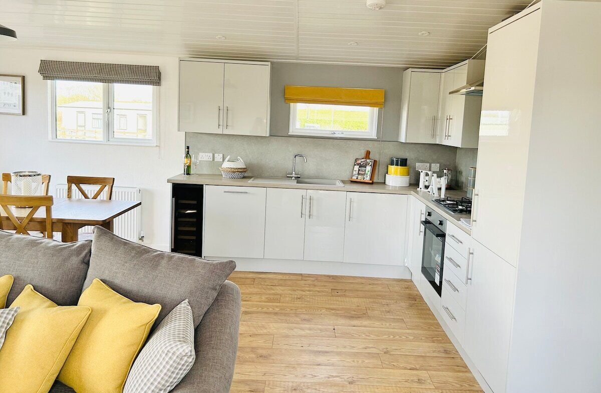 Barn Owl Fishing Lodge - Sleeps 4