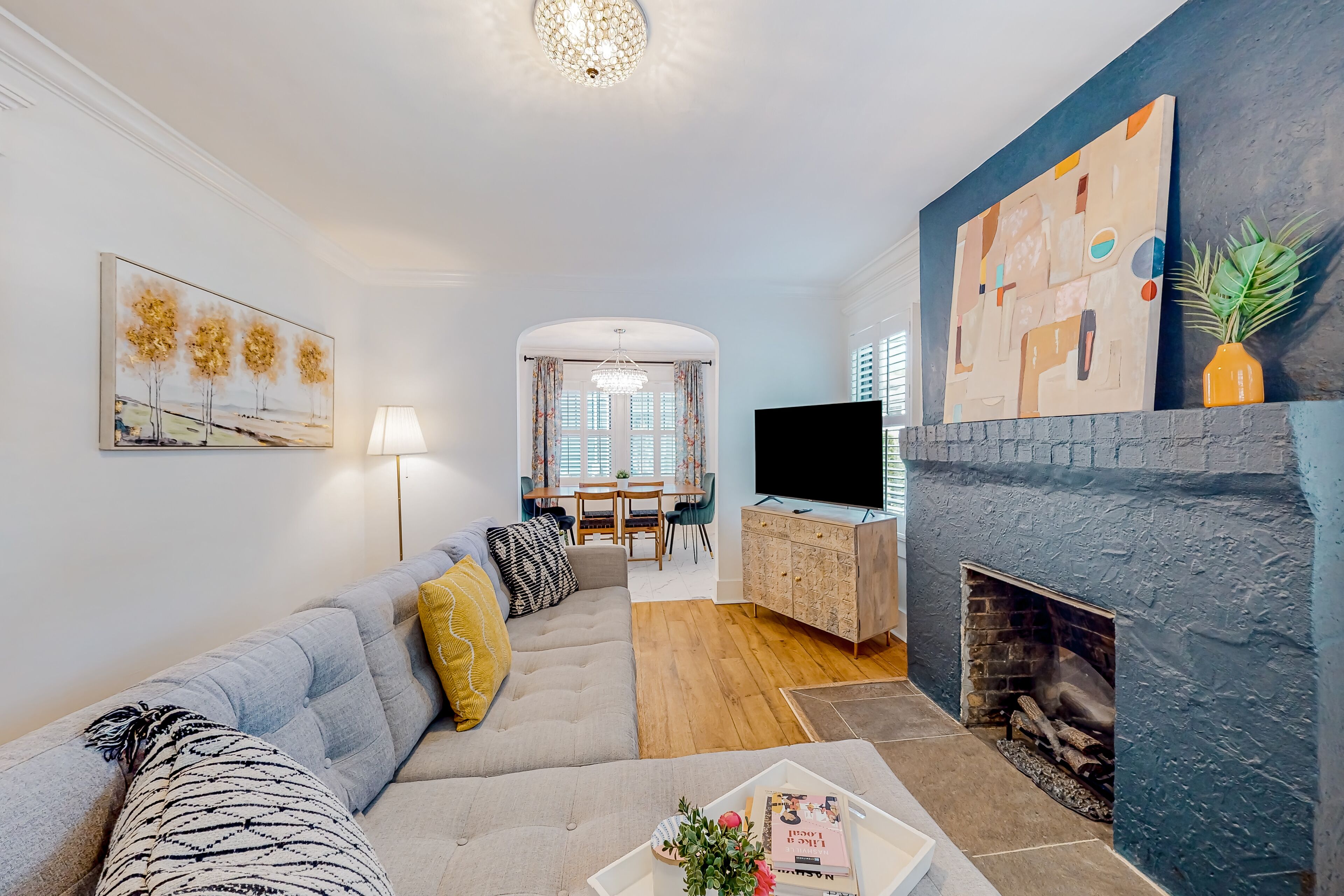 Updated cottage with deck, patio, firepit, washer/dryer, & central AC