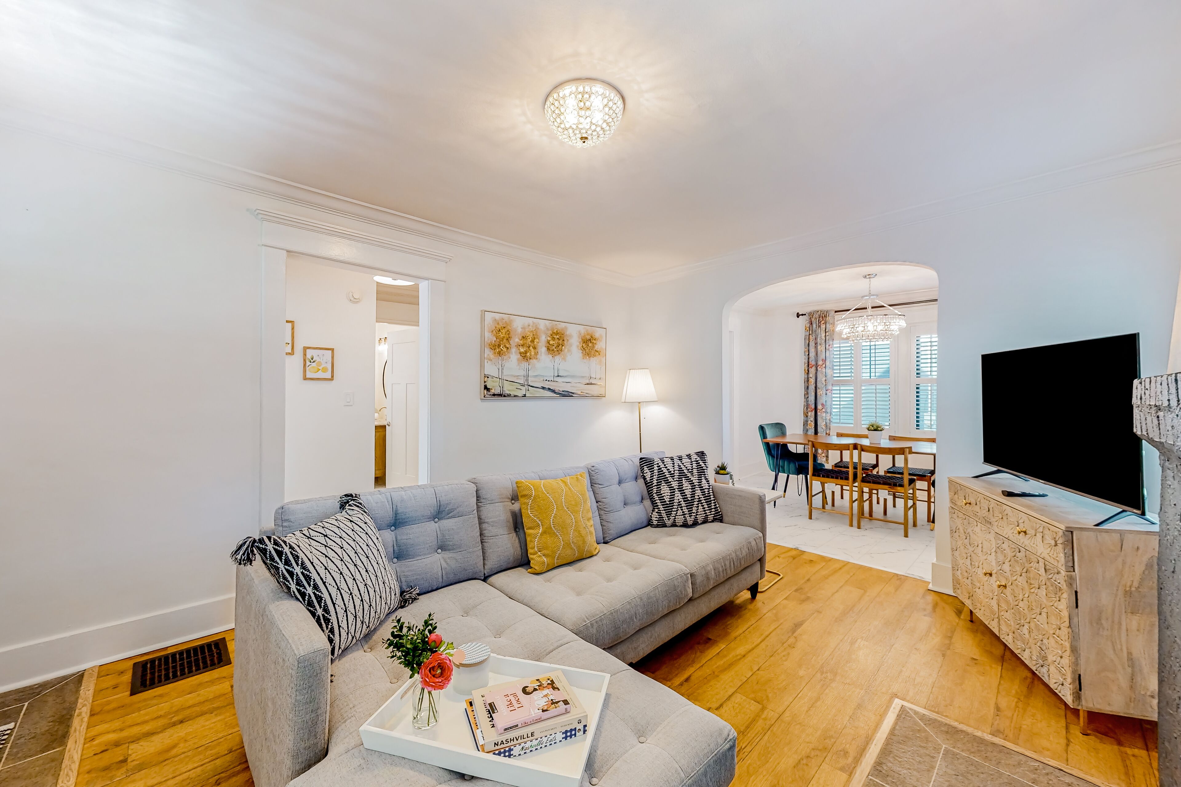 Updated cottage with deck, patio, firepit, washer/dryer, & central AC