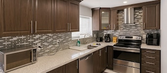Cozy Caledon Bsmt Suite w/ Private Entrance & Basketball Court—Mins to Brampton!