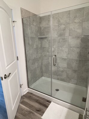 Shower, hair dryer, toilet paper