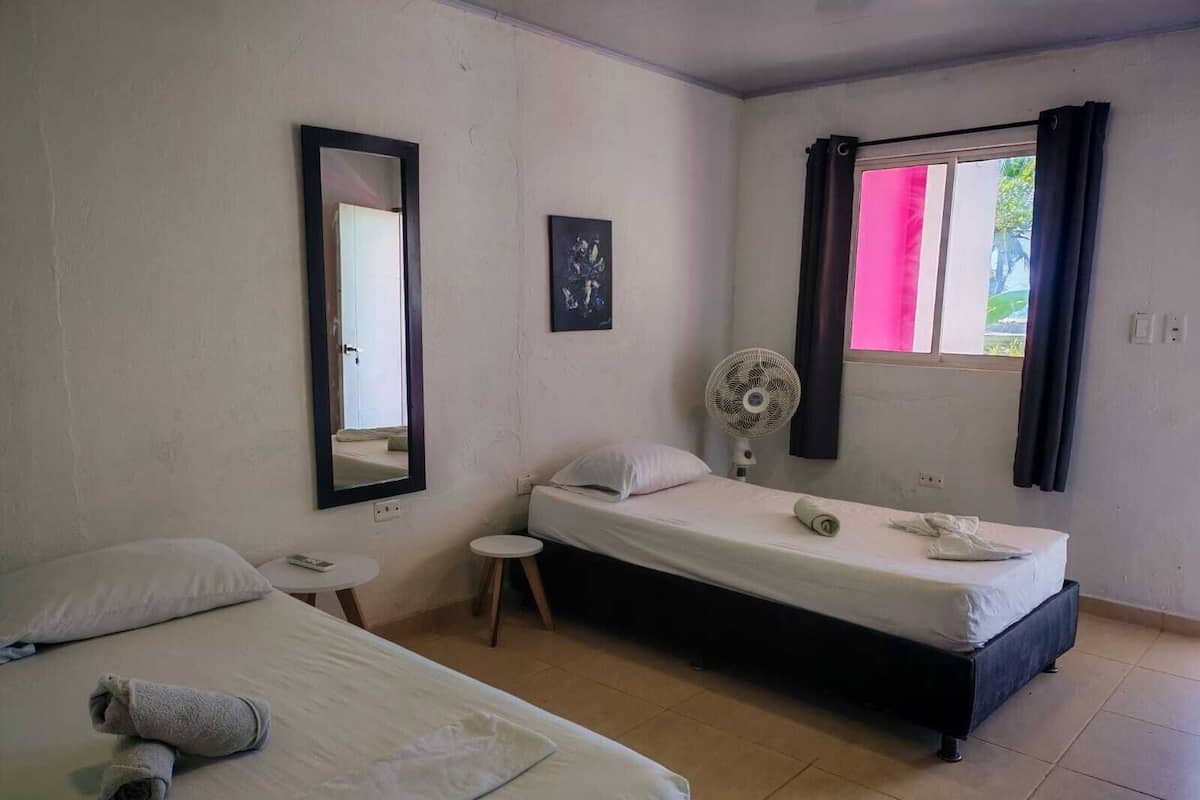 1 bedroom, bed sheets