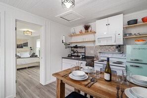 Fridge, microwave, oven, stovetop - NEW Steps to Beach, Hot Tub, Firepit, PS5, Dog Friendly, Walk to Eat+Shop, Slp 6 (Rockaway Beach)