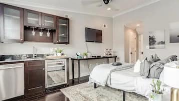 5 habitaciones, tabla de planchar con plancha y wifi gratis
