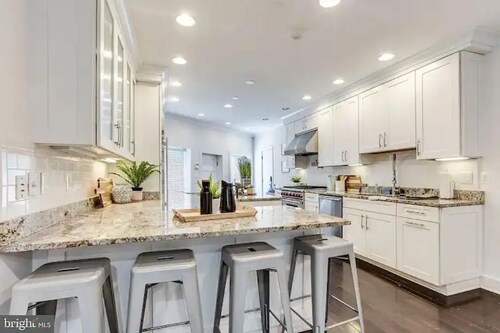 Beautiful Luxury waterfront Property,clean,Fully sterilized,Family oriented.