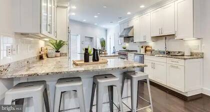 Beautiful Luxury waterfront Property,clean,Fully sterilized,Family oriented.