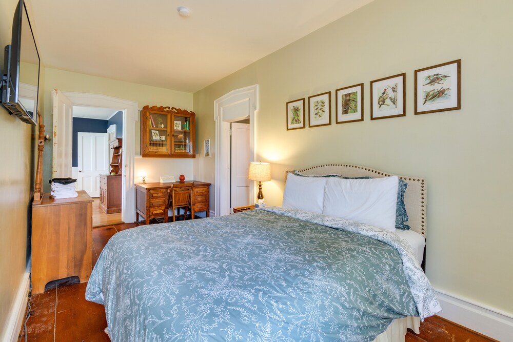 Dundee Vacation Home w/ Sunroom + Fire Pit Town of Starkey 2024