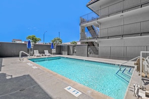 Pool - Studio 6 Suites Escondido, CA (Escondido)