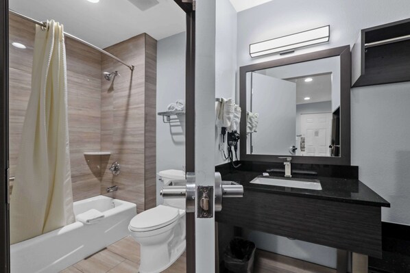 Combined shower/tub, rainfall showerhead, hair dryer, towels - Studio 6 Suites Escondido, CA (Escondido)