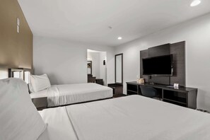 Desk, laptop workspace, blackout curtains, soundproofing - Studio 6 Suites Escondido, CA (Escondido)