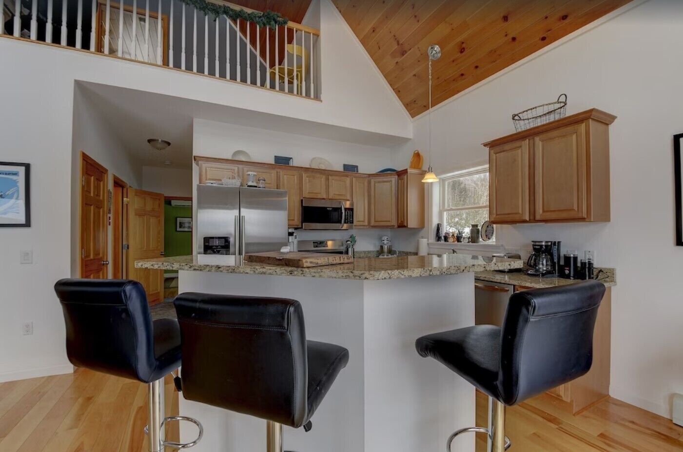 Tranquil mountain view home near downtown North Conway