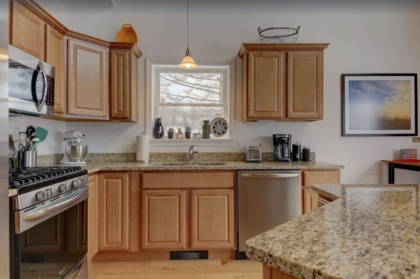 Tranquil mountain view home near downtown North Conway