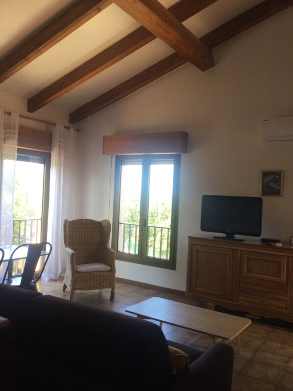 Living area - Appartement Spacieux 1 Chambre a 15 Minutes a Pied de la Plage Plage (PIGNA)