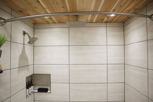 Modern Mid-Town Coeur d'Alene Apartment