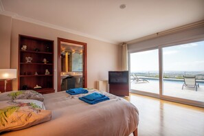5 Schlafzimmer, Bügeleisen/Bügelbrett, kostenloses WLAN, Bettwäsche