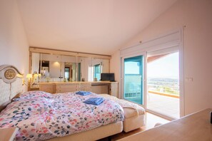 5 chambres, fer et planche à repasser, Wi-Fi gratuit, draps fournis