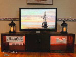 Interior - Cozy Mountain Retreat:The Ultimate WV Getaway w/ large hot tub on spacious porch (Midway)