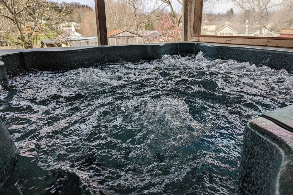 *NEW* Cozy Mountain Retreat:The Ultimate WV Getaway