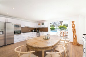 Fridge, microwave, oven, dishwasher - Villa Lorenza - Chill, grill and swim (Moraira)