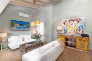 TV - Villa Lorenza - Chill, grill and swim (Moraira)