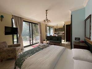 Chambre Quadruple Supérieure, terrasse | Bureau, espace de travail pour ordinateur portable, Wi-Fi gratuit