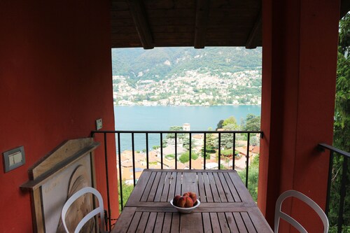 Villa Rossa Attic Como Lake garden and magnificent lake view 10 min. from Como