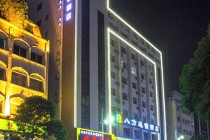 المنشأة من الخارج