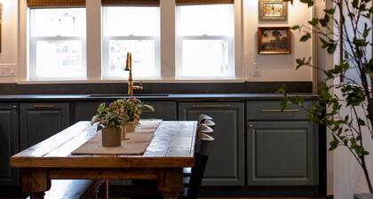 The Parlour House - 2 Blocks From Campus - 4BD 2BA