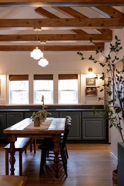 The Parlour House - 2 Blocks From Campus - 4BD 2BA 