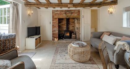 2 bedroom accommodation in Barsham, near Beccles