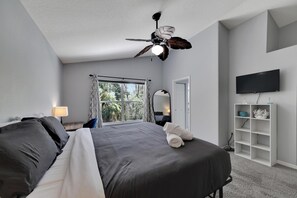 3 bedrooms, desk, iron/ironing board, WiFi