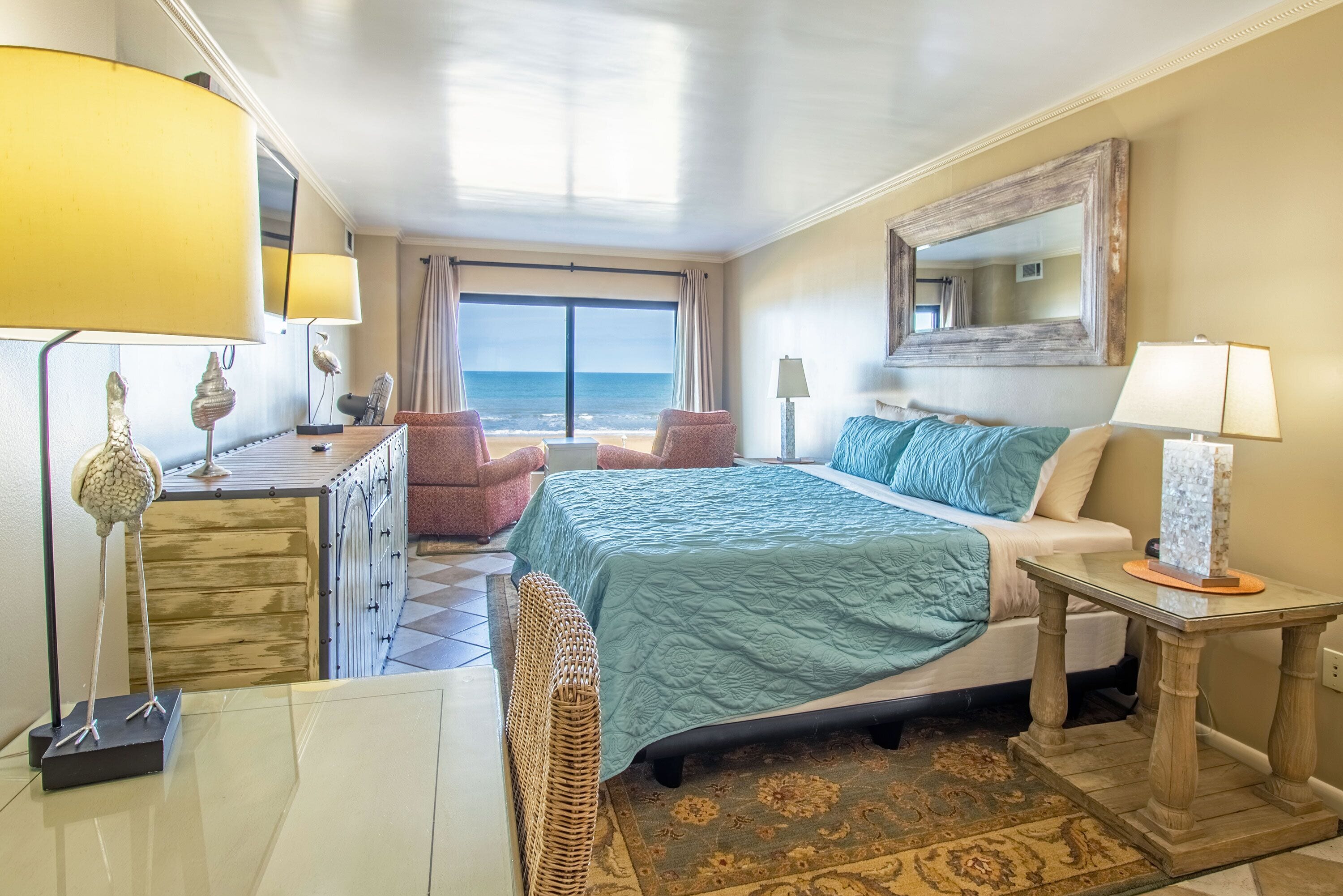 ดีลักซ์คอนโด | 2 ห้องนอน, ห้องพักตกแต่งอย่างมีเอกลักษณ์, Wi-Fi ฟรี, ผ้าปูที่นอน