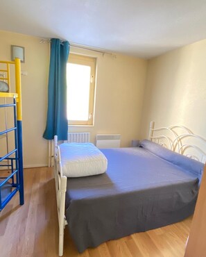 2 bedrooms, desk, iron/ironing board, travel cot