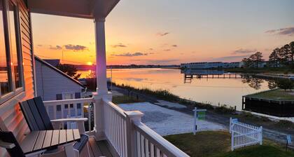 Beautiful home with elevator and amazing views! Kayaks, Fire Pit and more!